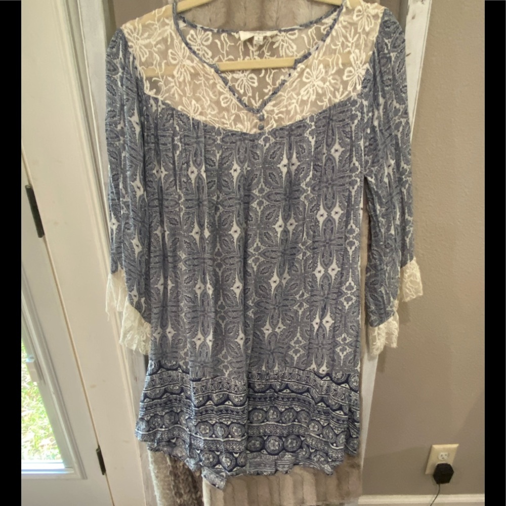 Umgee Blue top with white lace detail